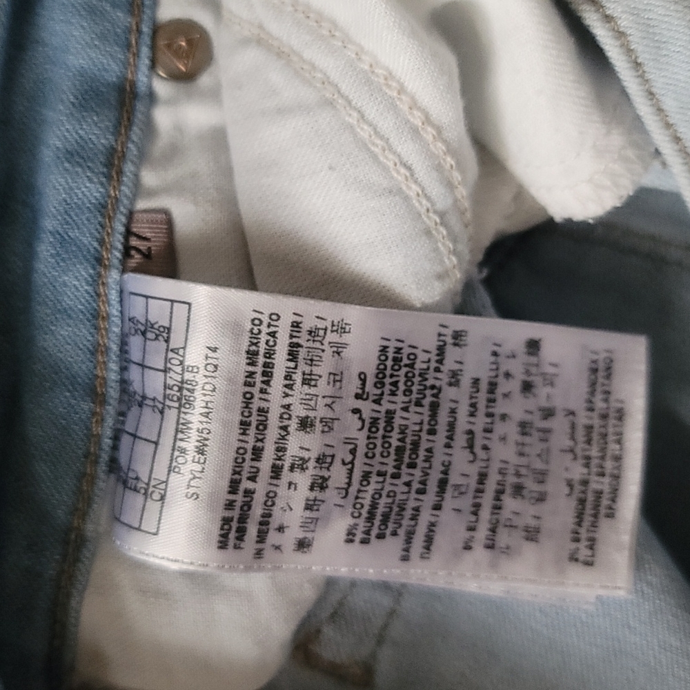 Guess light washed capris - Picture 5 of 8